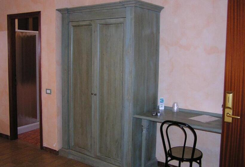 غرفة قياسية ثلاثية, Mistral