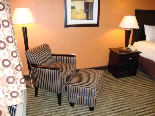 غرفة قياسية سرير كينج, Montigo Inn