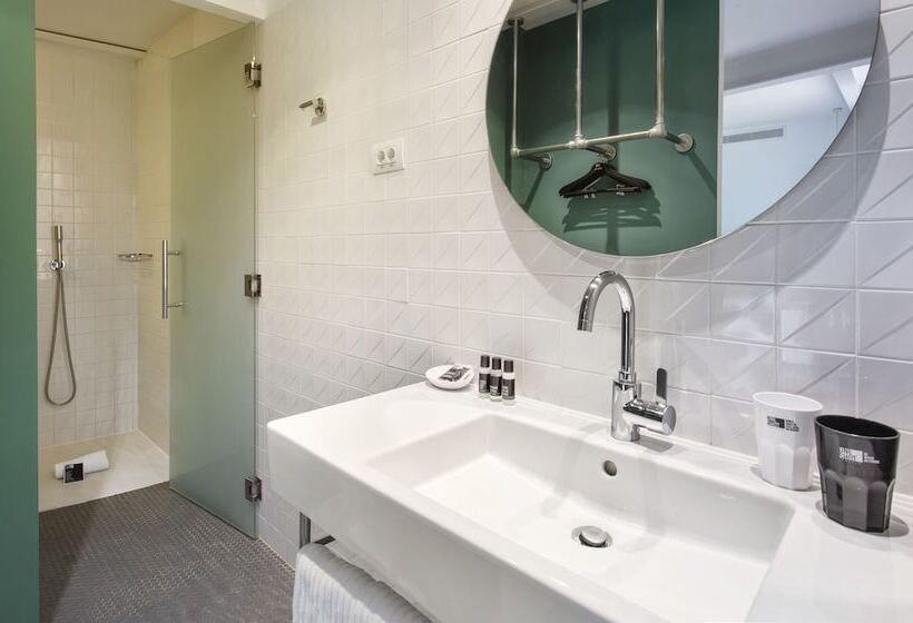 اتاق استاندارد, One Shot Prado 23