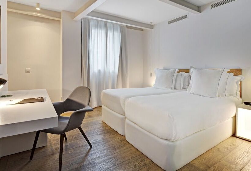 اتاق استاندارد, One Shot Prado 23