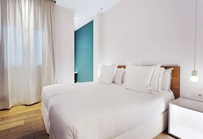 اتاق اکونومی, One Shot Prado 23