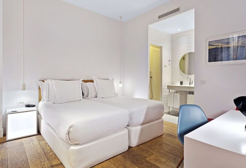 اتاق اکونومی, One Shot Prado 23