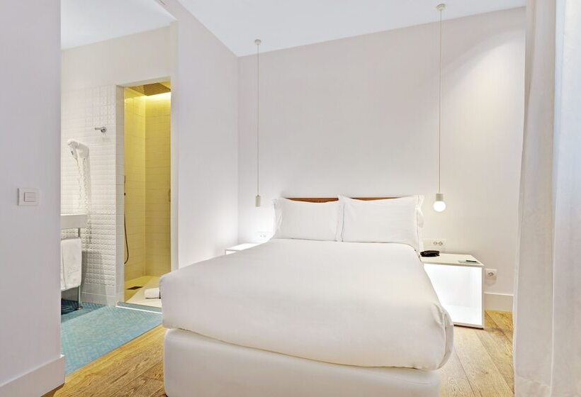 اتاق اکونومی, One Shot Prado 23