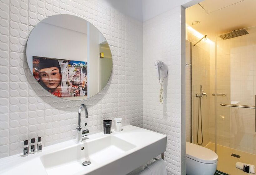 اتاق استاندارد با بالکن, One Shot Prado 23