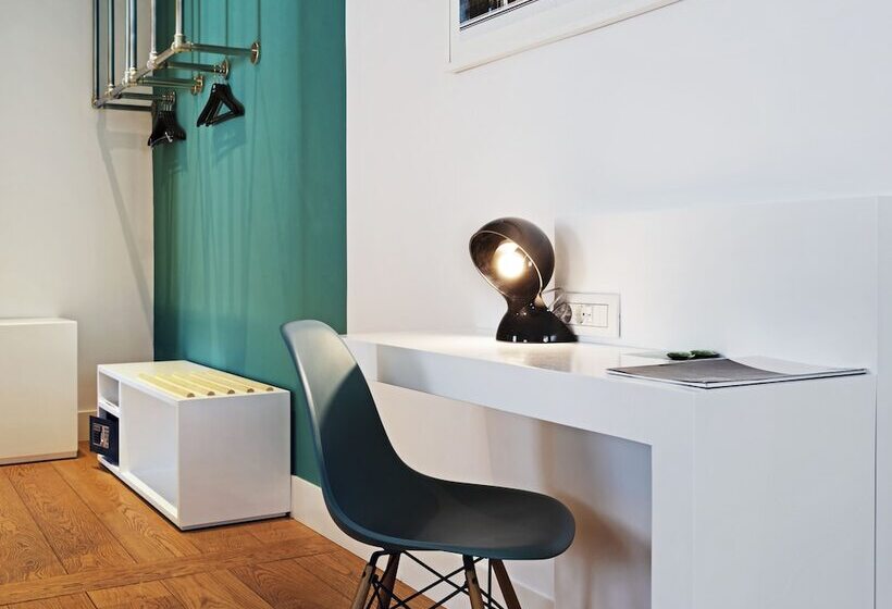 اتاق استاندارد با بالکن, One Shot Prado 23