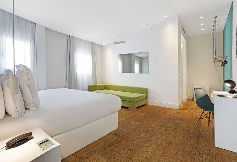 اتاق خانوادگی, One Shot Prado 23