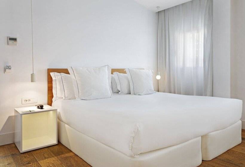 اتاق خانوادگی, One Shot Prado 23