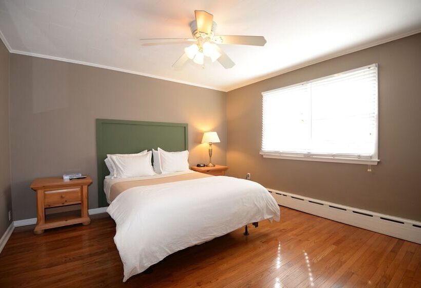 Номер Стандарт, Southampton Long Island