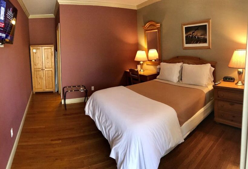 スタンダードルーム, Southampton Long Island