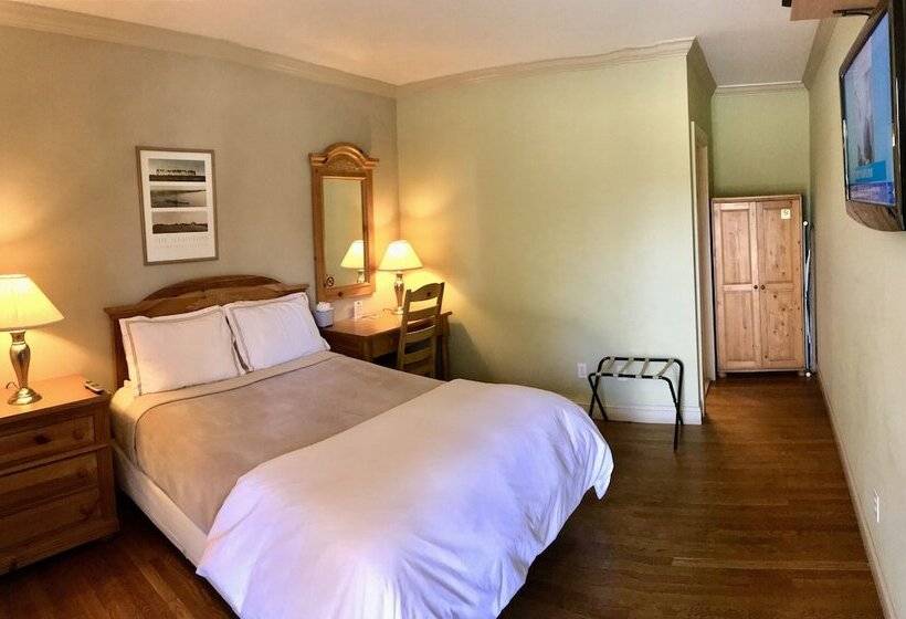 スタンダードルーム, Southampton Long Island