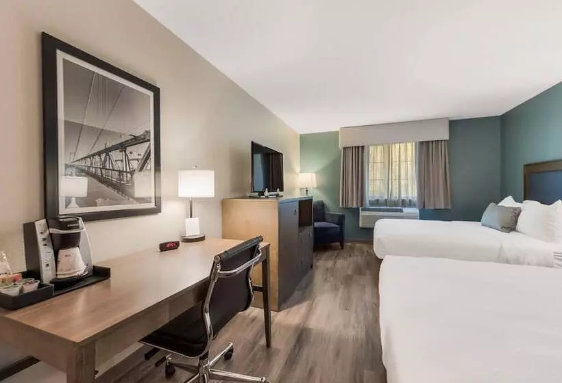 ２ダブルベッドのスタンダードルーム, Surestay Plus Hotel By Best Western Highland Poughkeepsie