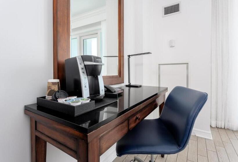 חדר סטנדרט עם מיטת קווין, The Pensacola Beach Resort