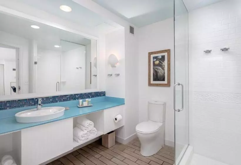 身障者適用クイーンサイズベッドルーム, The Pensacola Beach Resort