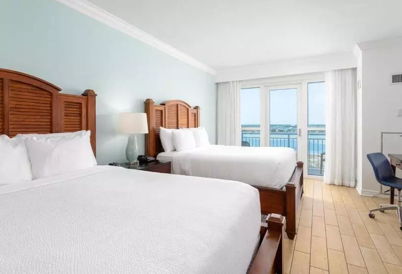 身障者適用クイーンサイズベッドルーム, The Pensacola Beach Resort