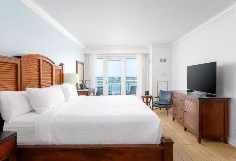 身障者適用キングサイズベッドルーム, The Pensacola Beach Resort