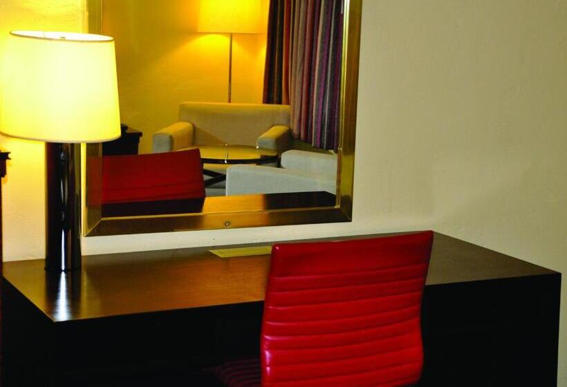 غرفه قياسيه سريرين مزدوجين, Travelers Inn Manteca