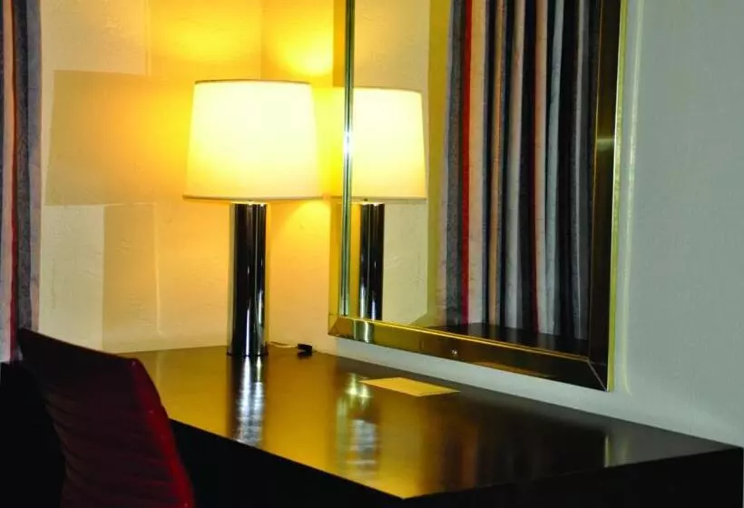 ファミリールーム, Travelers Inn Manteca
