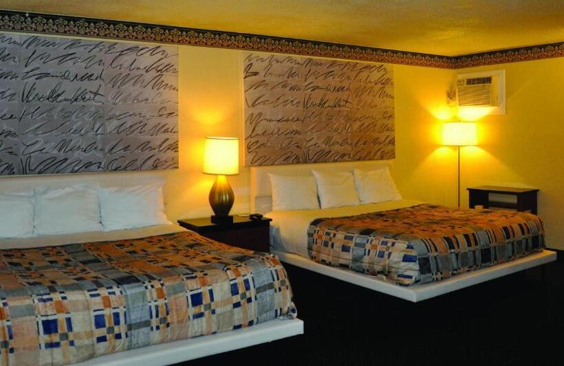 غرفة عائلية, Travelers Inn Manteca