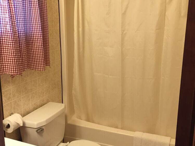 Номер Стандарт 2 Двуспальные Кровати, Elmwood Motor Lodge