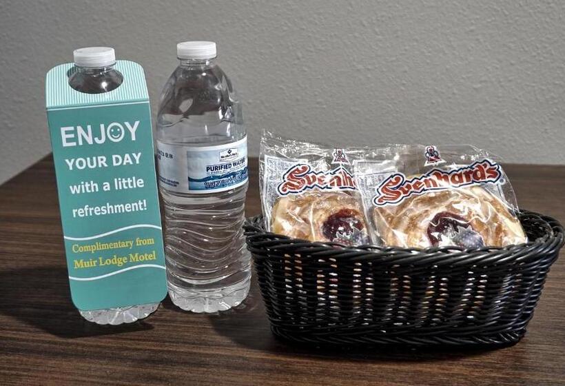 غرفه قياسيه سريرين مزدوجين, Muir Lodge Motel