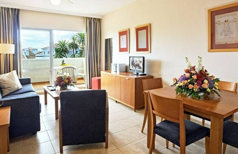 דירת חדר, Benalbeach