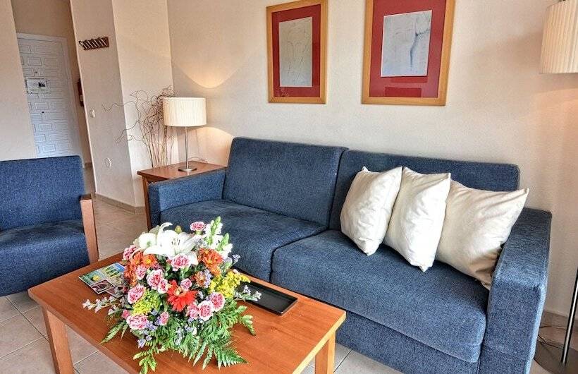 דירת חדר, Benalbeach