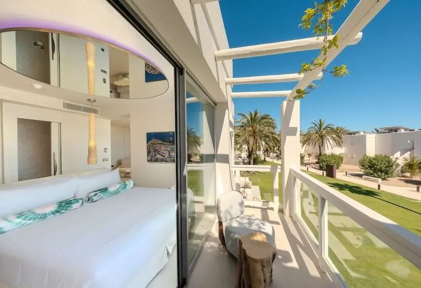 ジュニアスイートクラブ シービュー, Destino Five Ibiza - 5* Grand Luxe Resort
