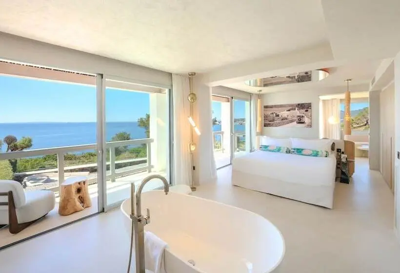 スイートクラブ シービュー, Destino Five Ibiza - 5* Grand Luxe Resort