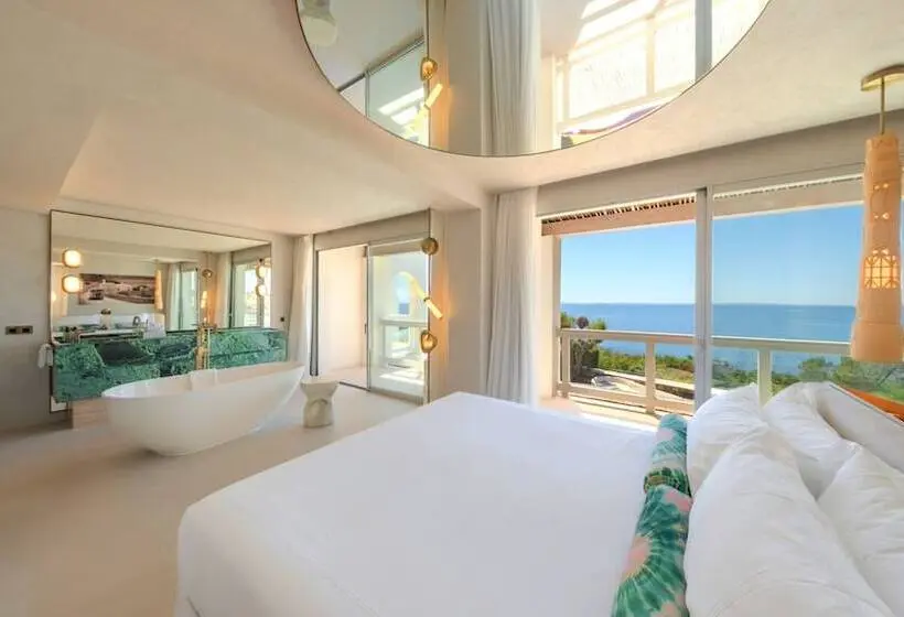 スイートクラブ シービュー, Destino Five Ibiza - 5* Grand Luxe Resort