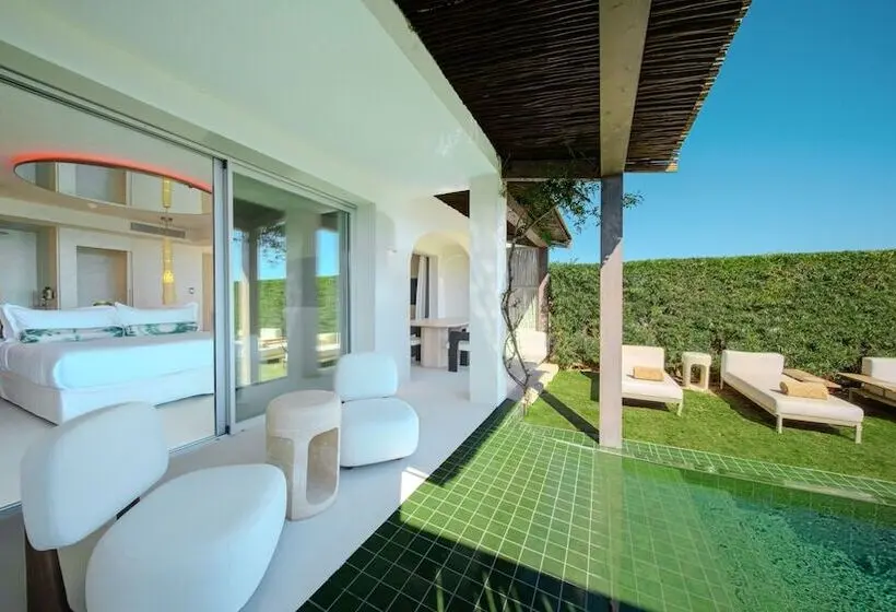 Club Suite with Views