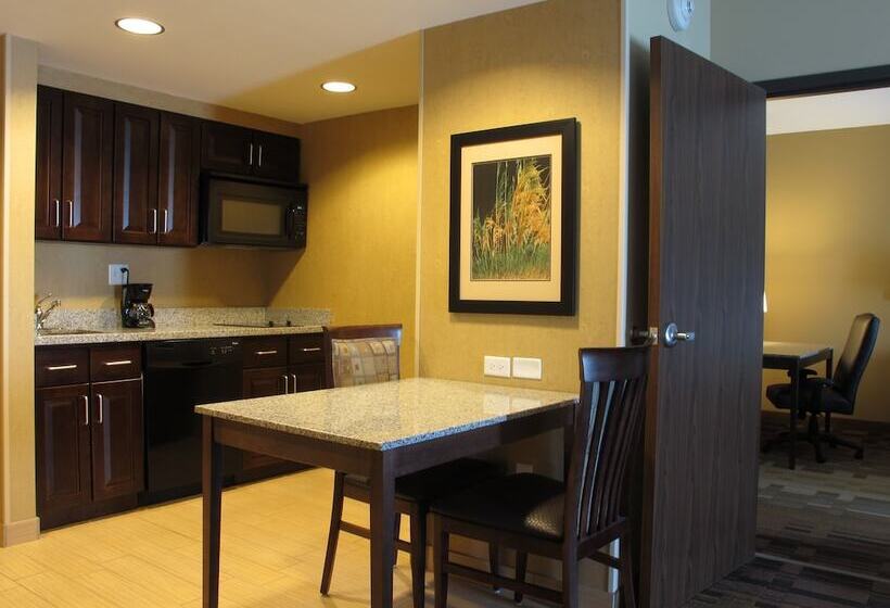 جناح, Homewood Suites By Hilton Coralville  Iowa River Landing