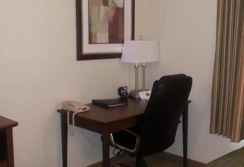 キングサイズベッドのスイートルーム, Cobblestone Inn & Suites  Bloomfield