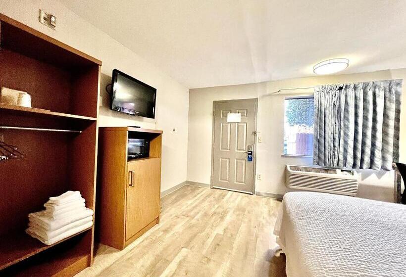 身障者適用スタンダードルーム, Days Inn & Suites By Wyndham Arlington Near Six Flags