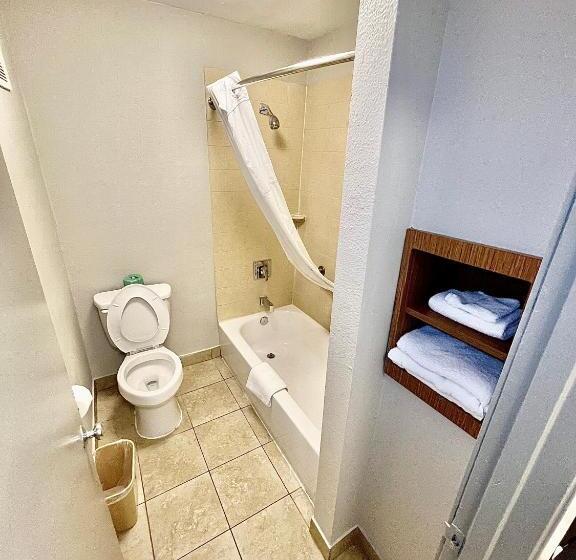 スタンダードルーム, Days Inn & Suites By Wyndham Arlington Near Six Flags