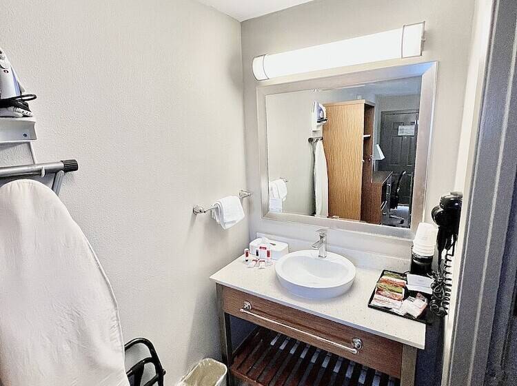 ２ダブルベッドのスタンダードルーム, Days Inn & Suites By Wyndham Arlington Near Six Flags