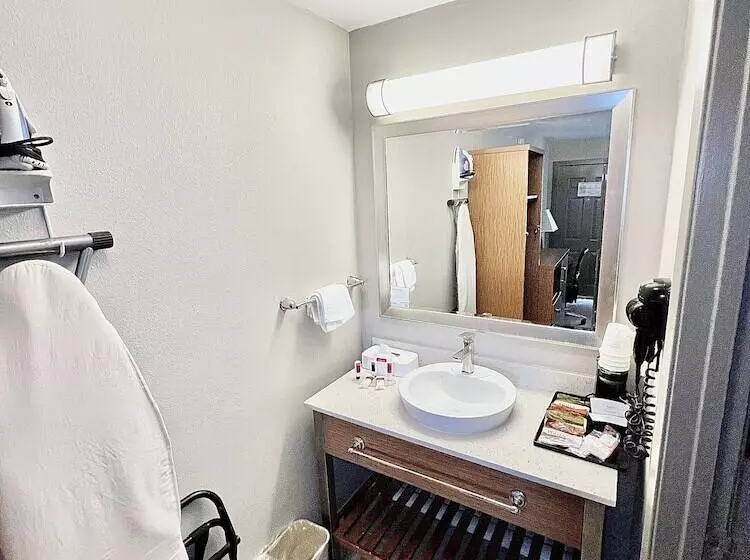 ２ダブルベッドのスタンダードルーム, Days Inn & Suites By Wyndham Arlington Near Six Flags