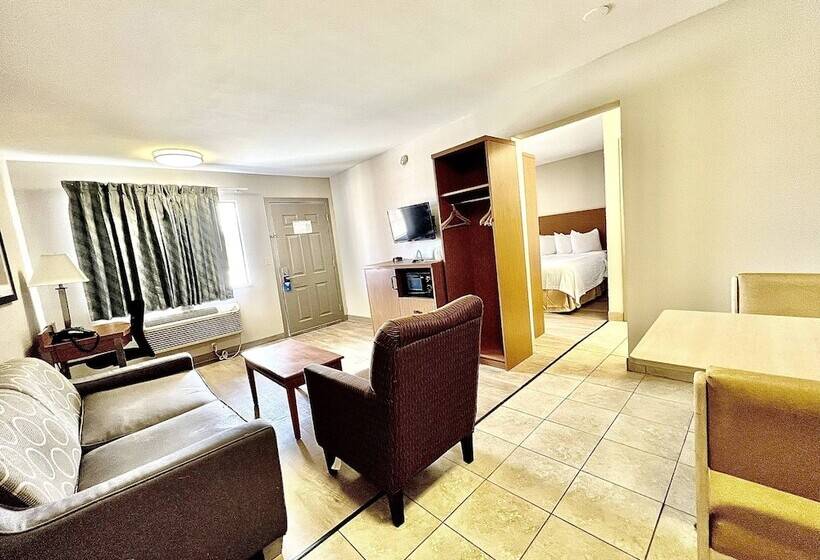 身障者適用スイートルーム, Days Inn & Suites By Wyndham Arlington Near Six Flags