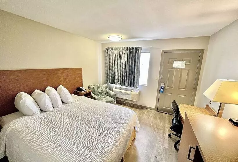身障者適用スイートルーム, Days Inn & Suites By Wyndham Arlington Near Six Flags