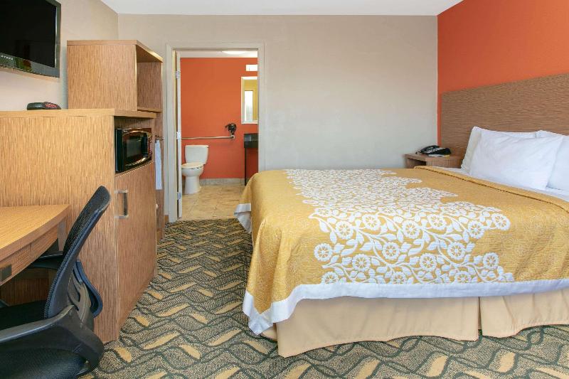 スタンダードルーム, Days Inn & Suites By Wyndham Arlington Near Six Flags
