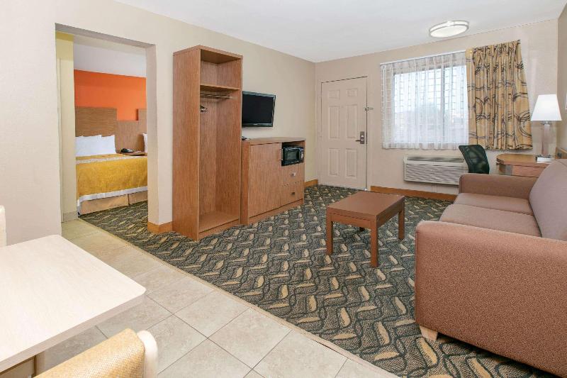 スイート, Days Inn & Suites By Wyndham Arlington Near Six Flags