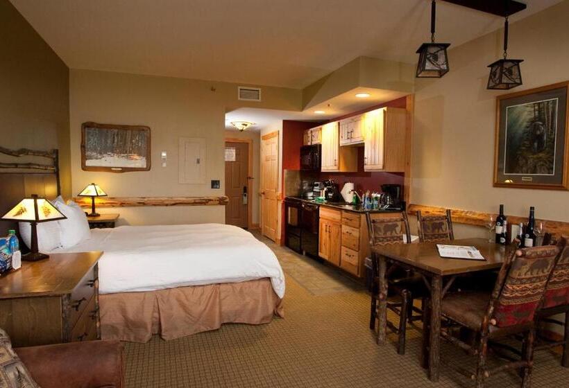 スタンダードスタジオ, Hope Lake Lodge & Indoor Waterpark