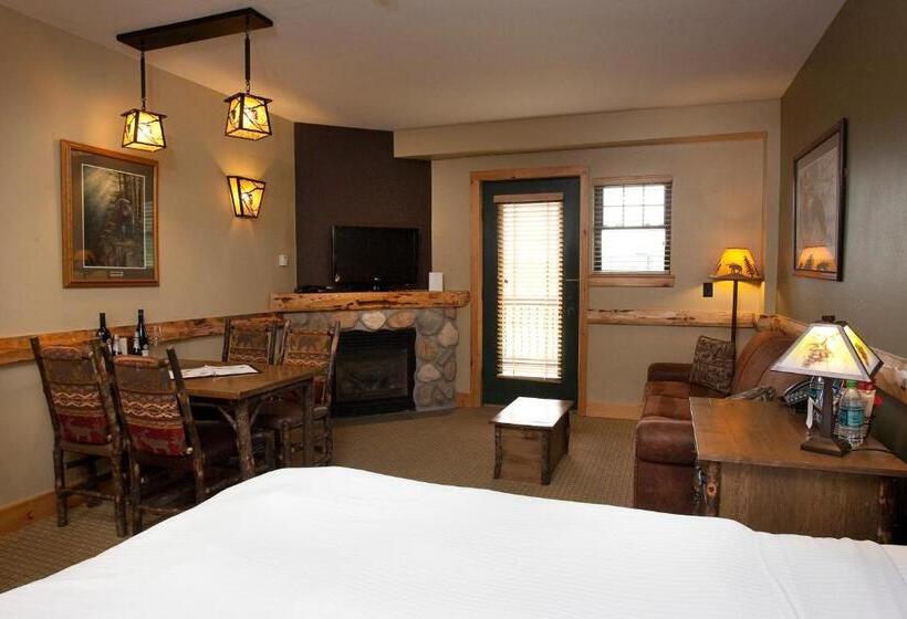 Студия Стандарт, Hope Lake Lodge & Indoor Waterpark