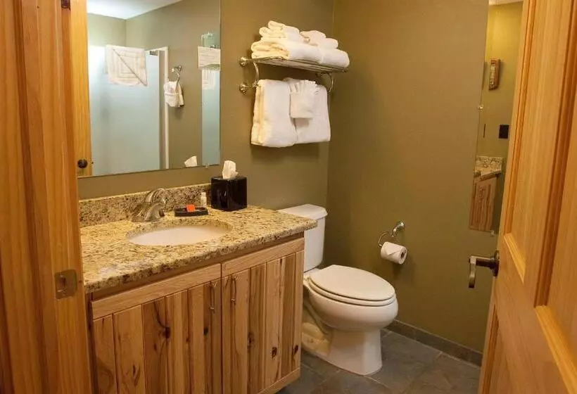 ２ベッドスイートルーム, Hope Lake Lodge & Indoor Waterpark