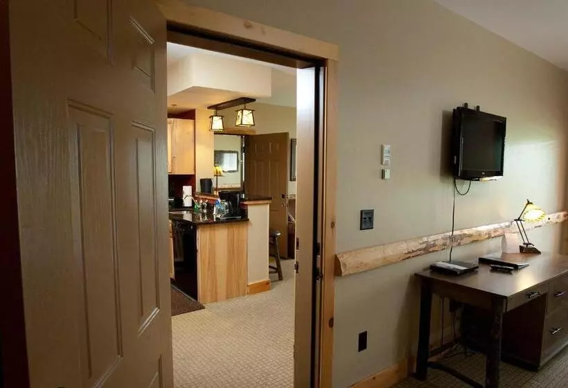 ２ベッドスイートルーム, Hope Lake Lodge & Indoor Waterpark