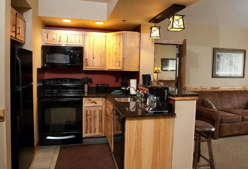 ２ベッドスイートルーム, Hope Lake Lodge & Indoor Waterpark