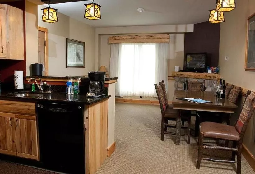 ２ベッドスイートルーム, Hope Lake Lodge & Indoor Waterpark