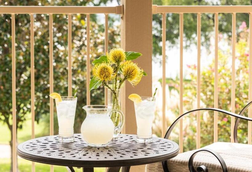 Suite with lake view, Inn On Lake Granbury