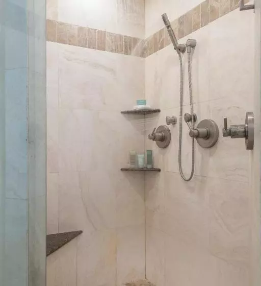 Suite with lake view, Inn On Lake Granbury