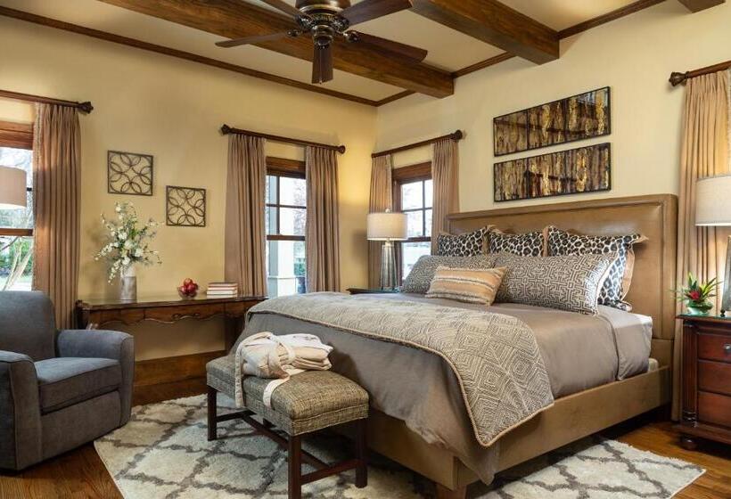 キングサイズベッドのデラックスルーム, Inn On Lake Granbury