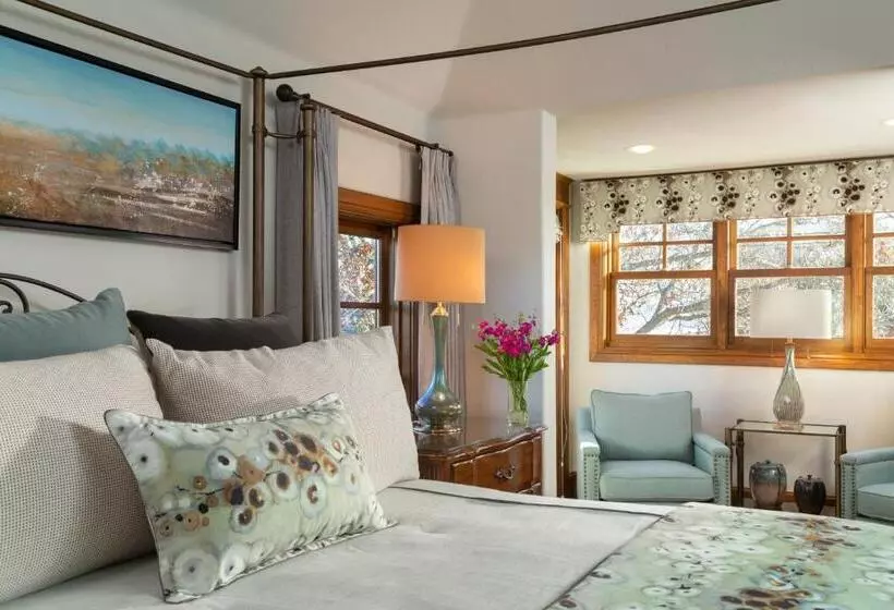 キングサイズベッドのデラックスルーム, Inn On Lake Granbury